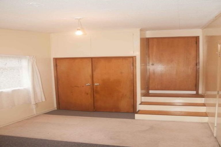 Photo of property in 1/42 Fruitvale Road, New Lynn, Auckland, 0600