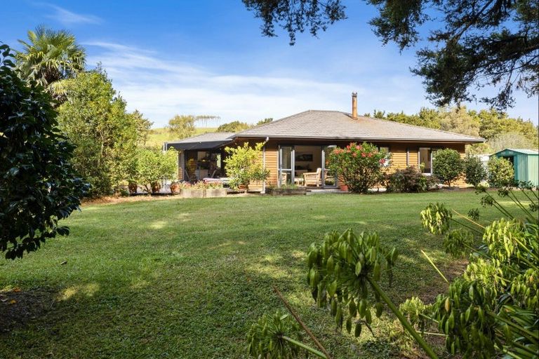 Photo of property in 303 Gibbons Road, Kaiwaka, 0573