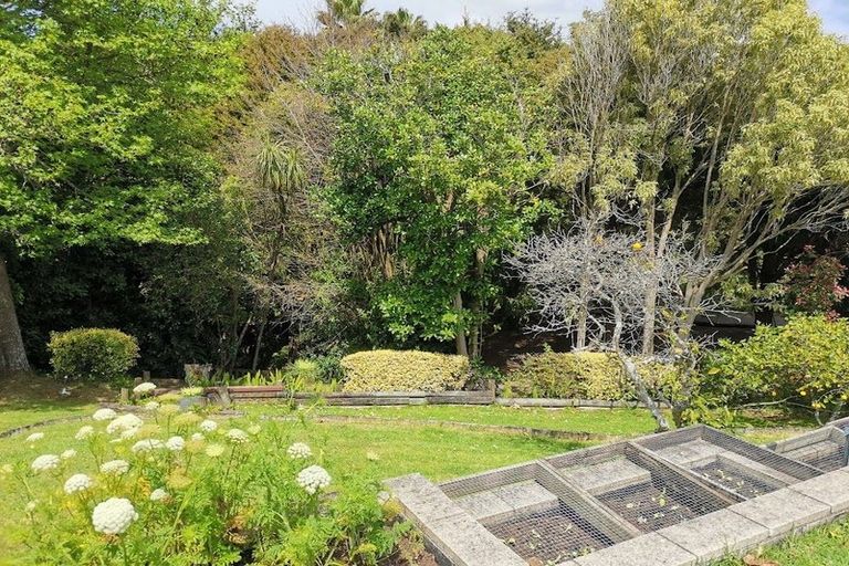 Photo of property in 172 Wiseley Road, West Harbour, Auckland, 0618