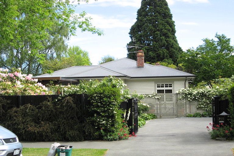 Photo of property in 255 Memorial Avenue, Burnside, Christchurch, 8053