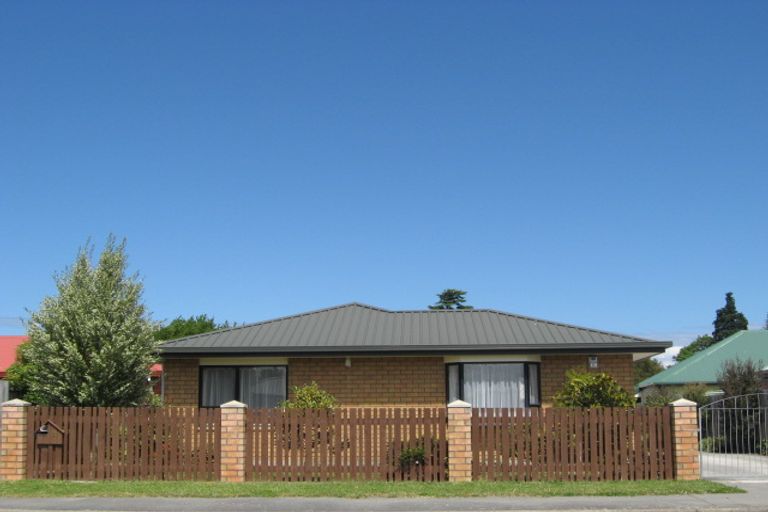 Photo of property in 5 Somerset Place, Woodend, 7610