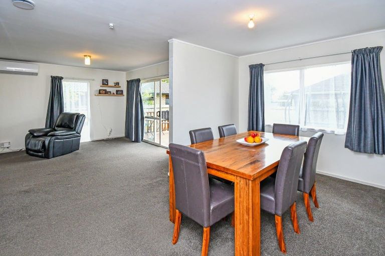 Photo of property in 2/19 Cameron Street, Papakura, 2110