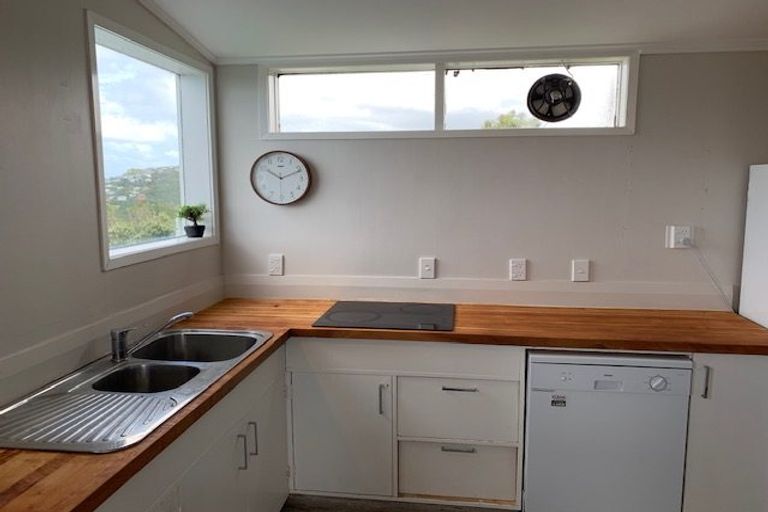 Photo of property in 34 Grove Road, Kelburn, Wellington, 6012