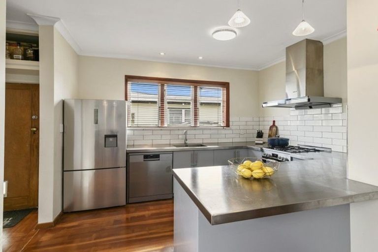 Photo of property in 3 Garden Road, Avalon, Lower Hutt, 5011