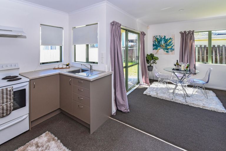 Photo of property in 42 Friedlanders Road, Manurewa, Auckland, 2102