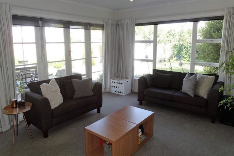 Photo of property in 221 Weston Road, St Albans, Christchurch, 8052