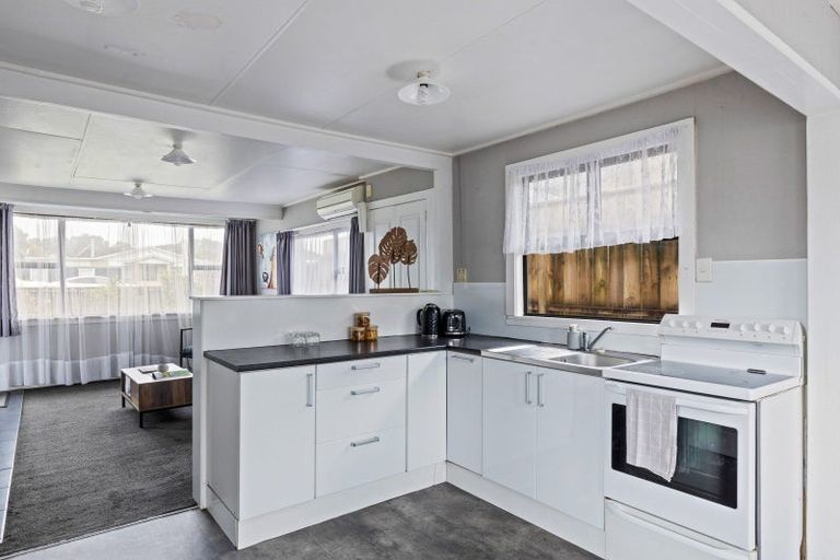 Photo of property in 69 Domett Street, Waitara, 4320