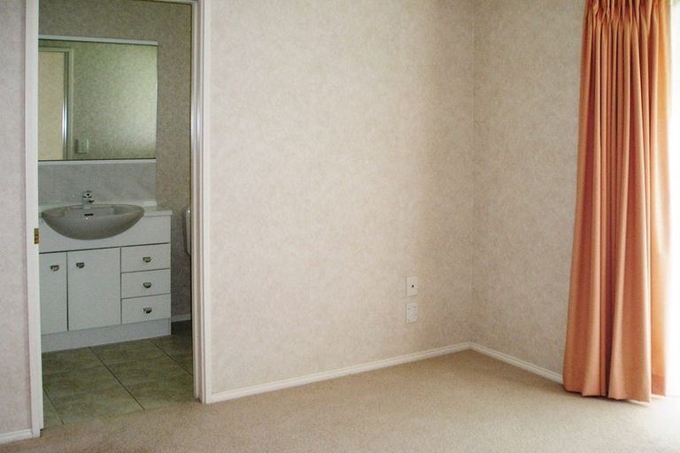 Photo of property in 51 Martin Jugum Lane, Ranui, Auckland, 0612