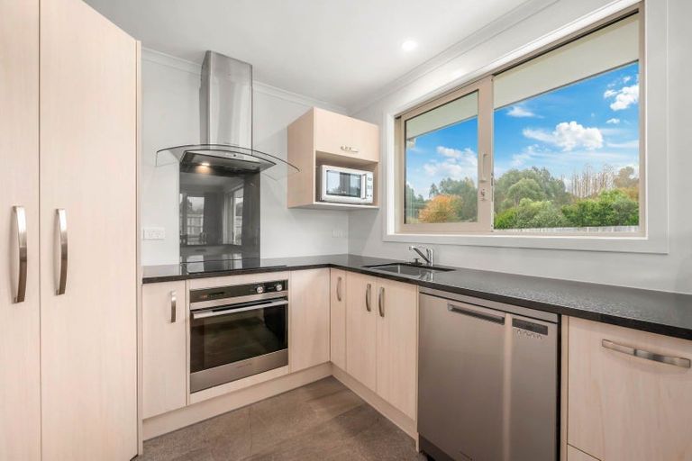 Photo of property in 6 Kanuka Grove, Kinloch, Taupo, 3377