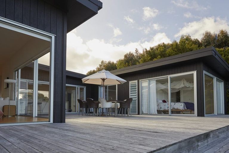 Photo of property in 15 Elizabeth Point Road, Kawau Island, 0920