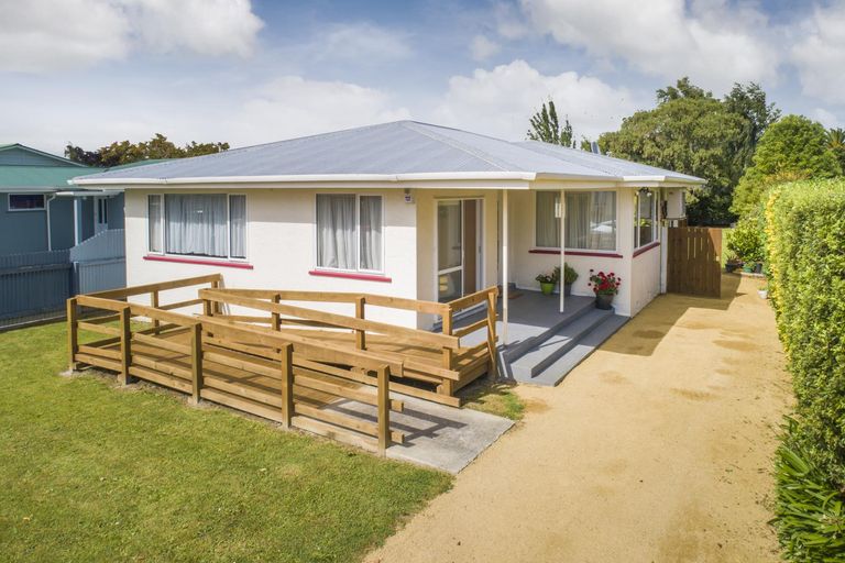 Photo of property in 32 Thomson Street, West End, Palmerston North, 4412