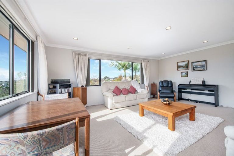 Photo of property in 34 Sapperton Drive, Henderson, Auckland, 0612