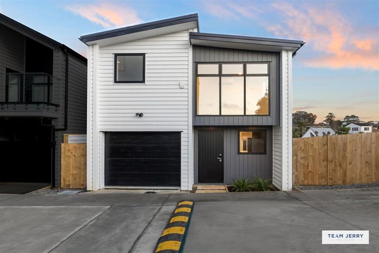 Photo of property in 25 Jandell Crescent, Bucklands Beach, Auckland, 2014