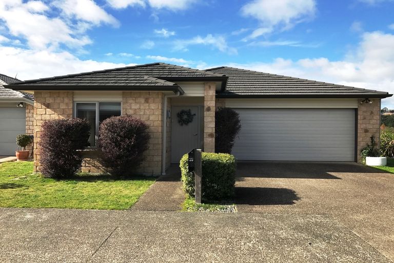 Photo of property in 39 Scoria Close, Pyes Pa, Tauranga, 3112