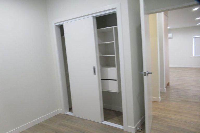 Photo of property in 2 Nikau Street, New Lynn, Auckland, 0600