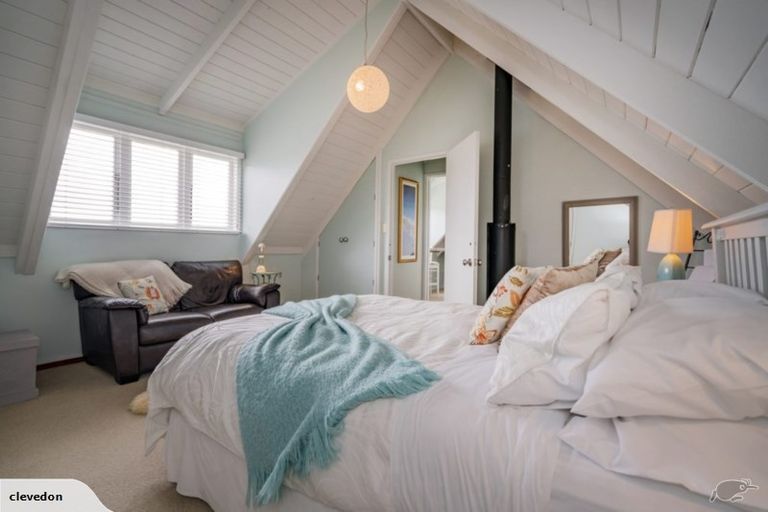 Photo of property in 2 Brenton Place, Whangamata, 3691