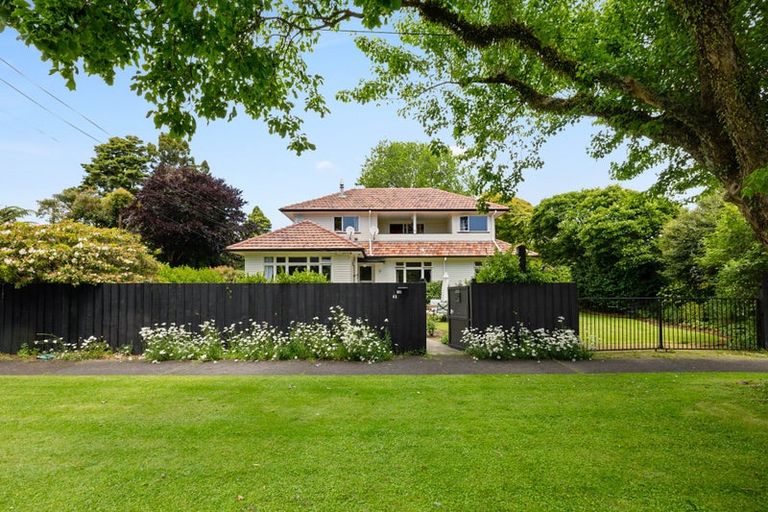 Photo of property in 14 Woodleigh Street, Frankleigh Park, New Plymouth, 4310