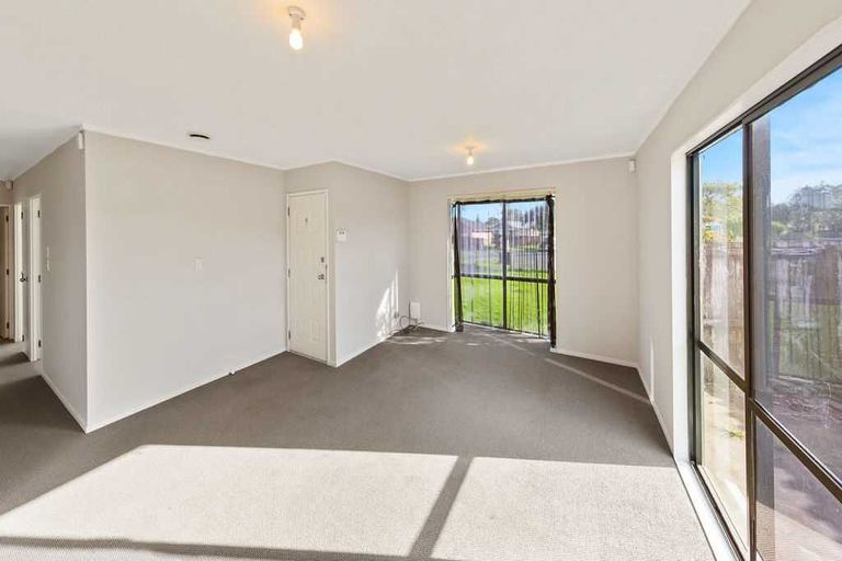 Photo of property in 34 Horlicks Place, Randwick Park, Auckland, 2105