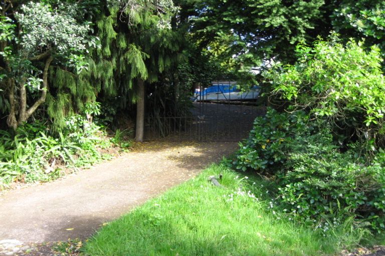 Photo of property in 643 Huia Road, Parau, Auckland, 0604