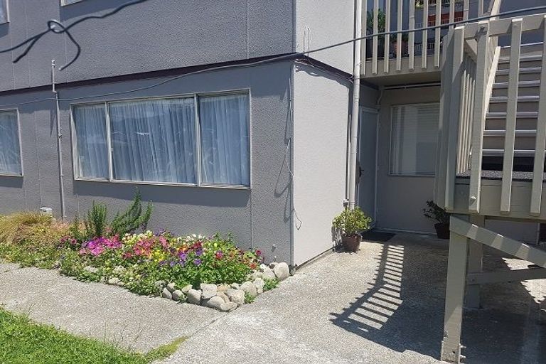Photo of property in 71c Randwick Crescent, Moera, Lower Hutt, 5010