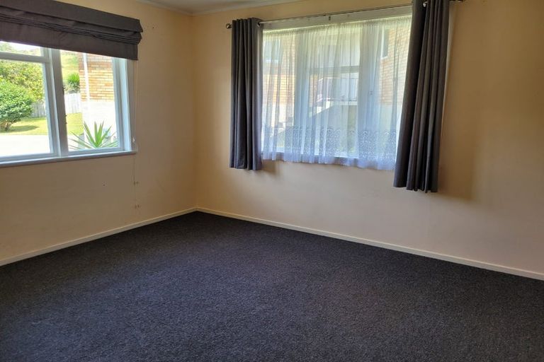 Photo of property in 11 Oawai Place, Marfell, New Plymouth, 4310