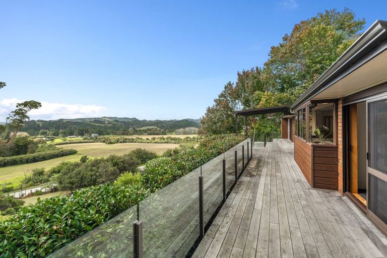 Photo of property in 115 Sandstone Road, Whitford, Manurewa, 2576