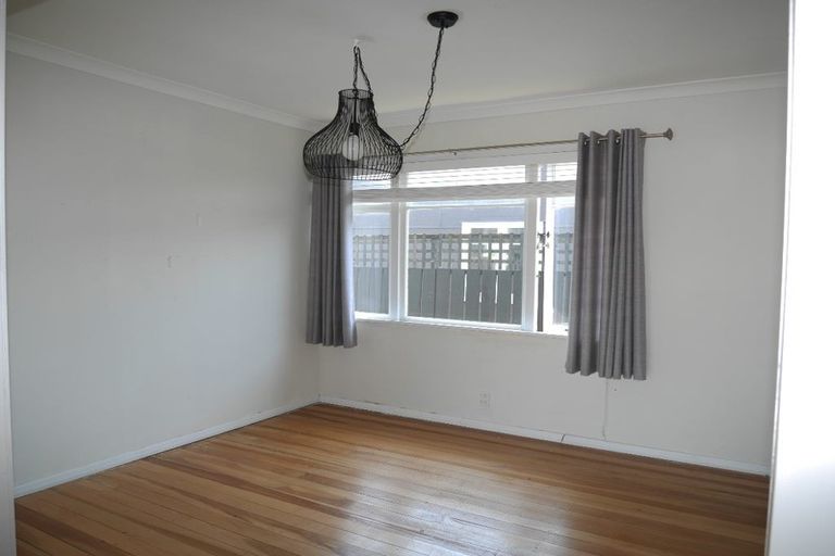 Photo of property in 1 Toru Road, Paraparaumu Beach, Paraparaumu, 5032