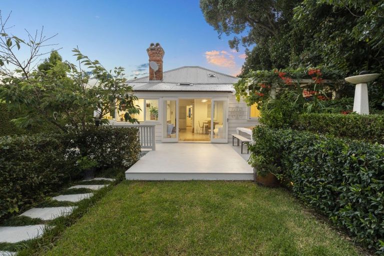 Photo of property in 14 Beaconsfield Street, Devonport, Auckland, 0624