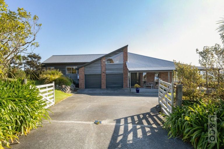 Photo of property in 457 Kiwitahi Road, Helensville, 0875