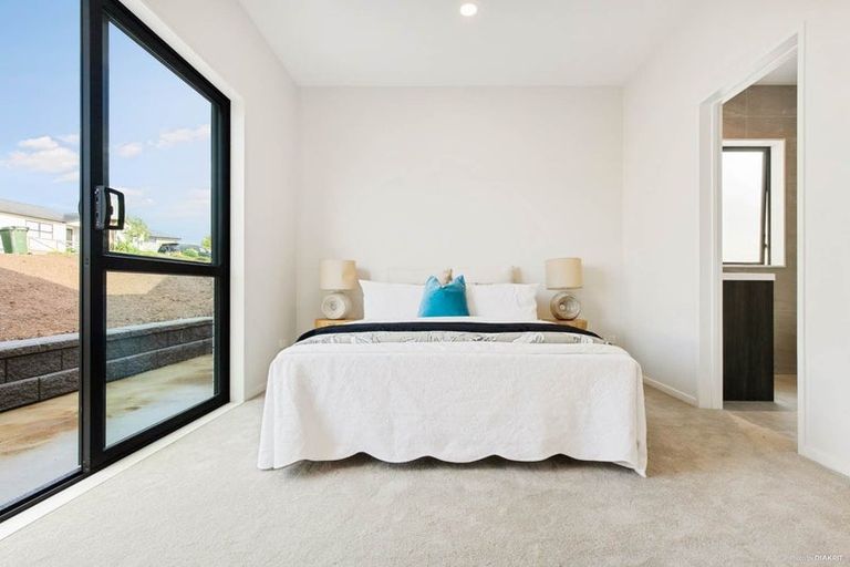 Photo of property in 2 Bellenden Crescent, Pokeno, 2402