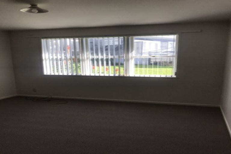 Photo of property in 8-10 Roslyn Road, Mount Wellington, Auckland, 1060