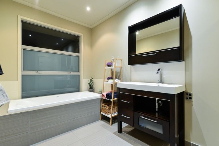 Photo of property in 1 Woodridge Drive, Flagstaff, Hamilton, 3210