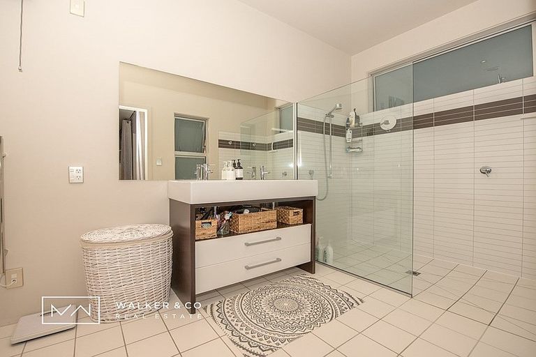 Photo of property in 17a Riverstone Drive, Riverstone Terraces, Upper Hutt, 5018