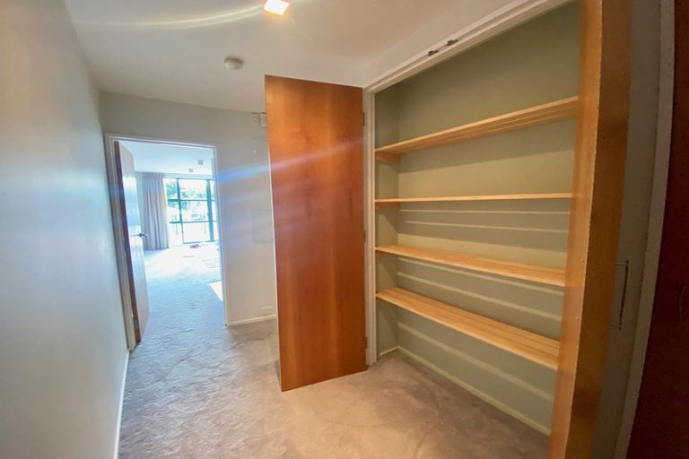 Photo of property in 50b Hawker Street, Mount Victoria, Wellington, 6011