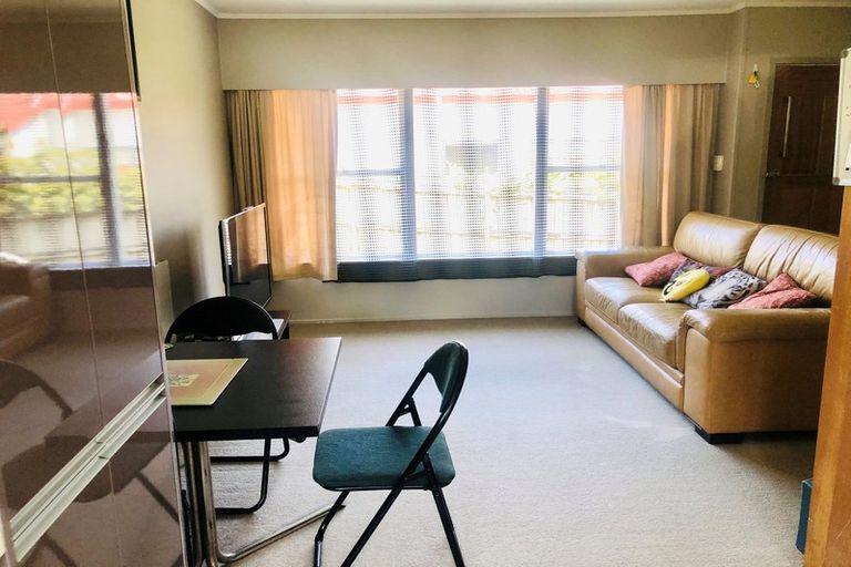 Photo of property in 2/8 Ngataringa Road, Devonport, Auckland, 0624