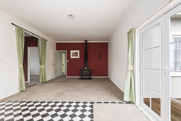 Photo of property in 71 Cashmere Drive, Fitzherbert, Palmerston North, 4410