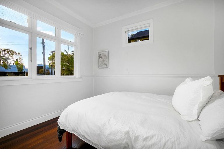 Photo of property in 22 Wright Road, Point Chevalier, Auckland, 1022