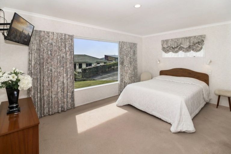 Photo of property in 16d Burns Street, Westown, New Plymouth, 4310