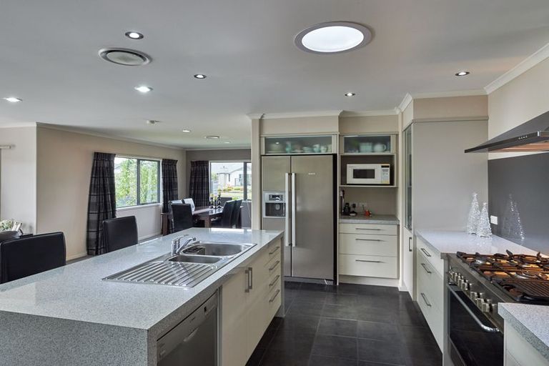 Photo of property in 27 Rodeo Drive, Kelvin Grove, Palmerston North, 4414