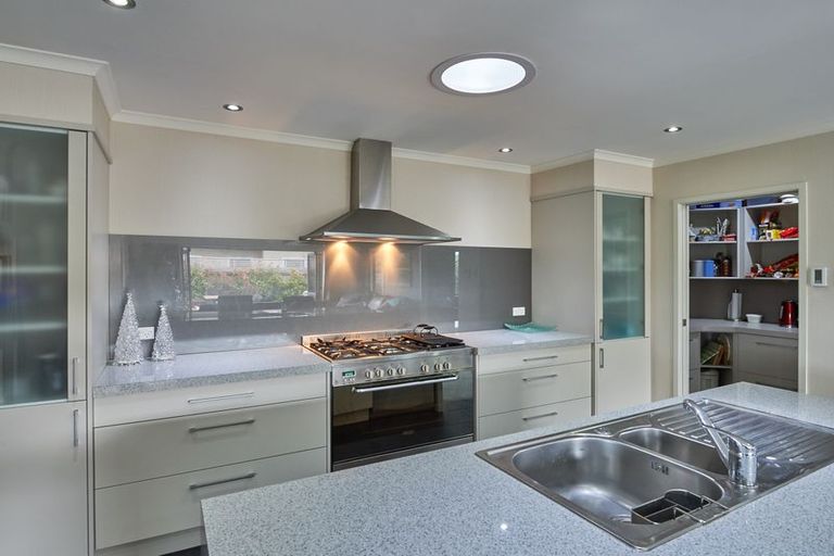 Photo of property in 27 Rodeo Drive, Kelvin Grove, Palmerston North, 4414