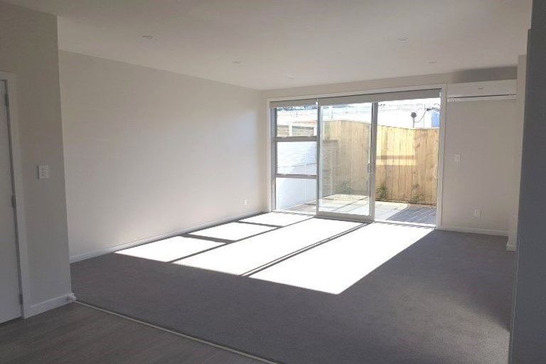 Photo of property in 1/32 Dr Taylor Terrace, Johnsonville, Wellington, 6037