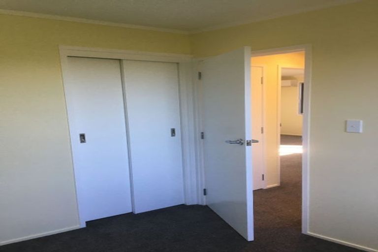 Photo of property in 43 Taioma Crescent, Te Atatu Peninsula, Auckland, 0610