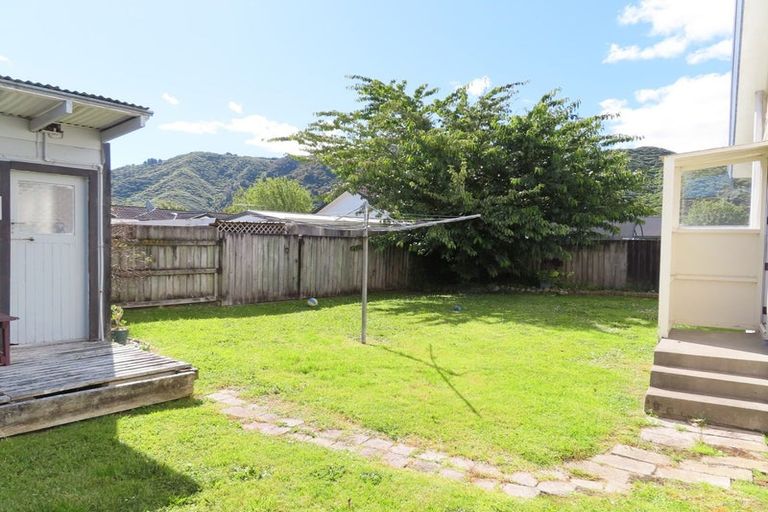 Photo of property in 5 Memphis Grove, Totara Park, Upper Hutt, 5018
