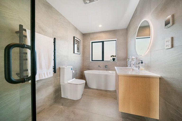 Photo of property in 20 Arthur Street, Riverhead, 0820