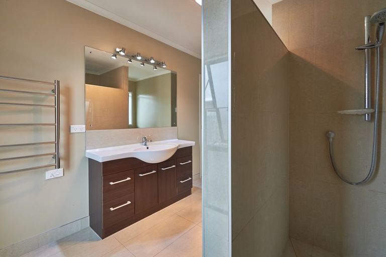 Photo of property in 27 Rodeo Drive, Kelvin Grove, Palmerston North, 4414