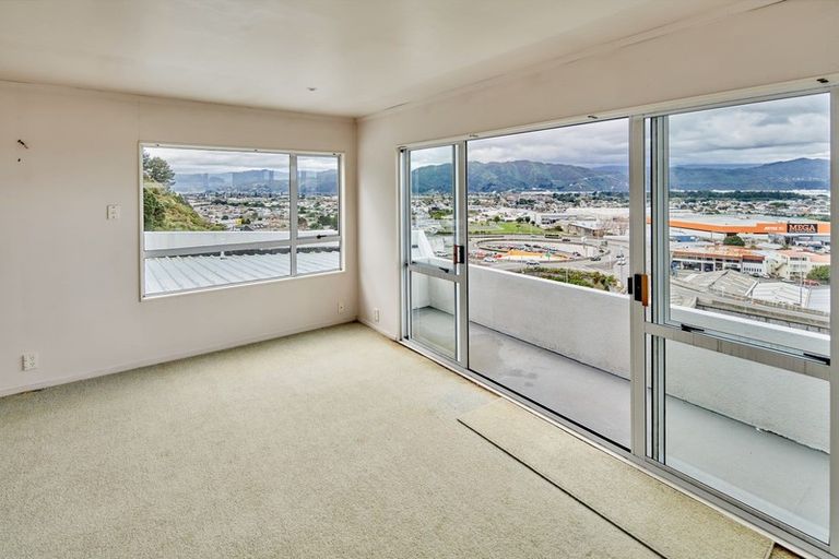 Photo of property in 20 Magnolia Grove, Maungaraki, Lower Hutt, 5010