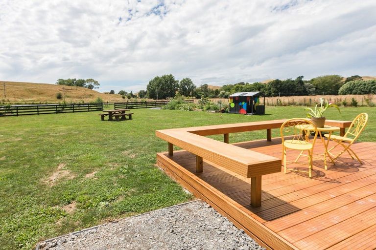 Photo of property in 34 Pourerere Road, Waipawa, 4271