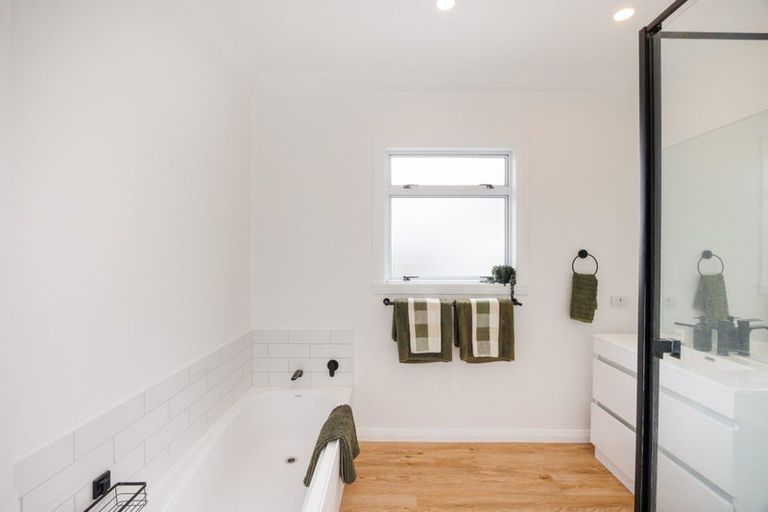 Photo of property in 9 Milton Street, Roslyn, Palmerston North, 4414