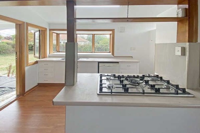 Photo of property in 142 Totara Street, Riccarton, Christchurch, 8041