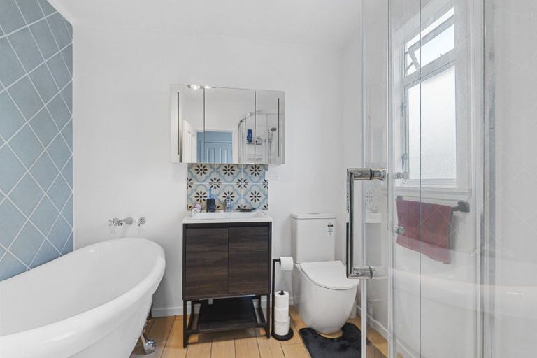 Photo of property in 7 Cutfield Street, Inglewood, 4330